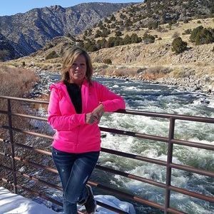 Meet your Posher, April